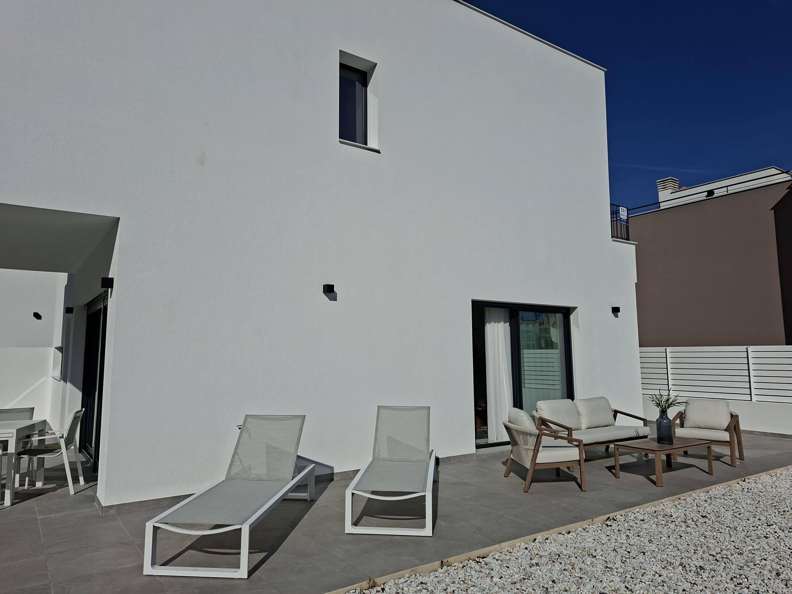 Romslig villa med utsikt over Montgó, bare et steinkast fra havet og sentrum av Denia.