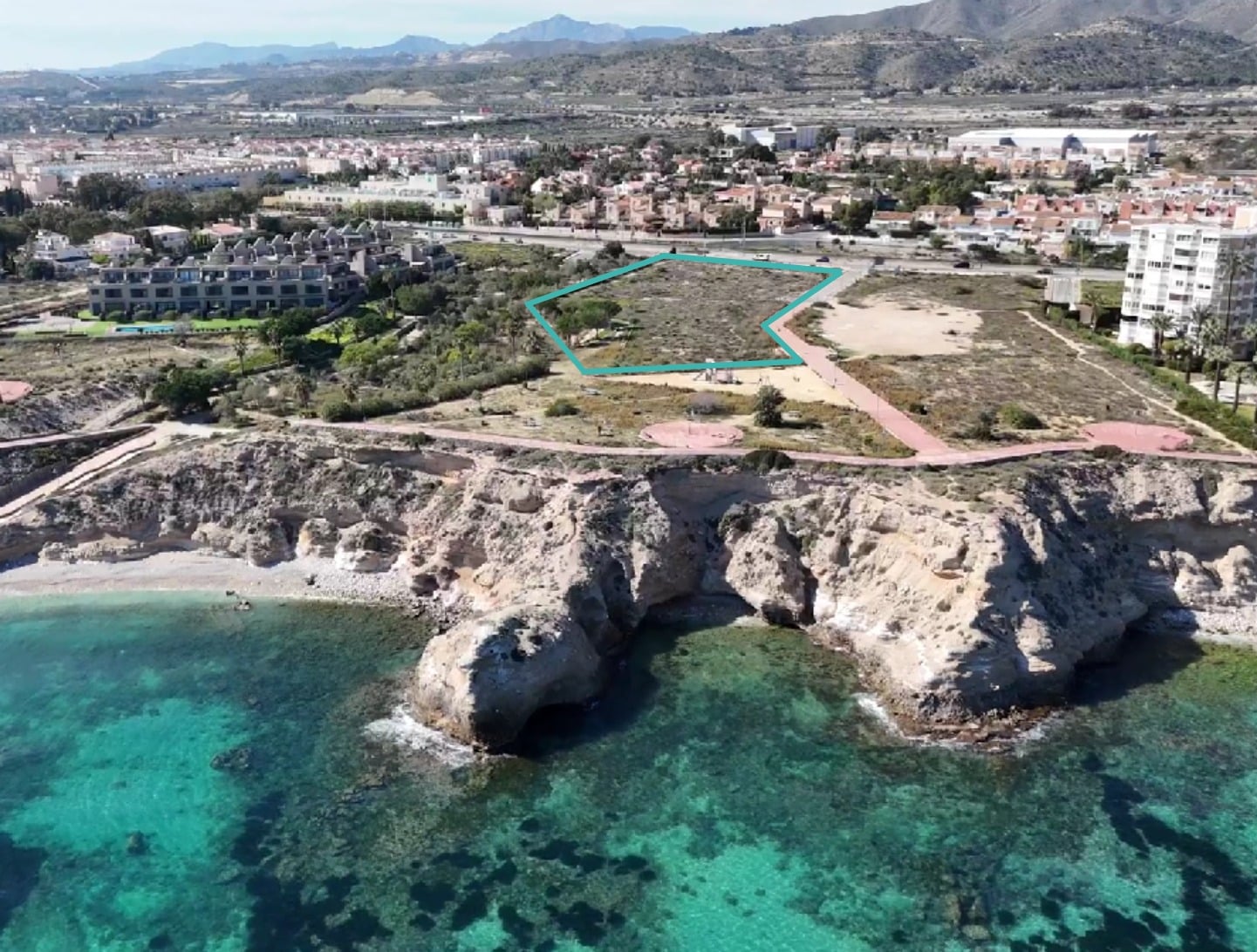 Newbuilt elegant 3-bedroom seafront villas with breathtaking Mediterranean views in El Campello