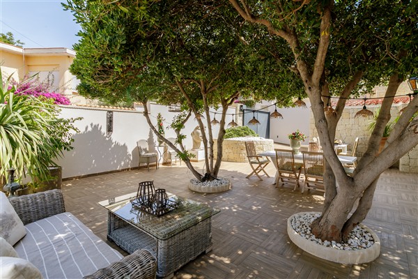 Exclusive mediterranean villa with spectaculars sea views